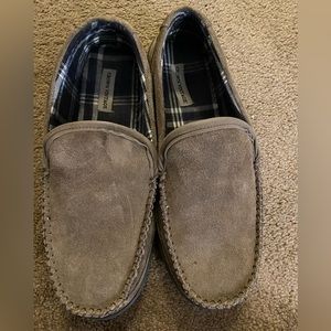 Mens crown vintage loafers. House shoes